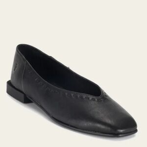 NWT Frye Claire Flat Womens shoes.100% leather.Highly rated